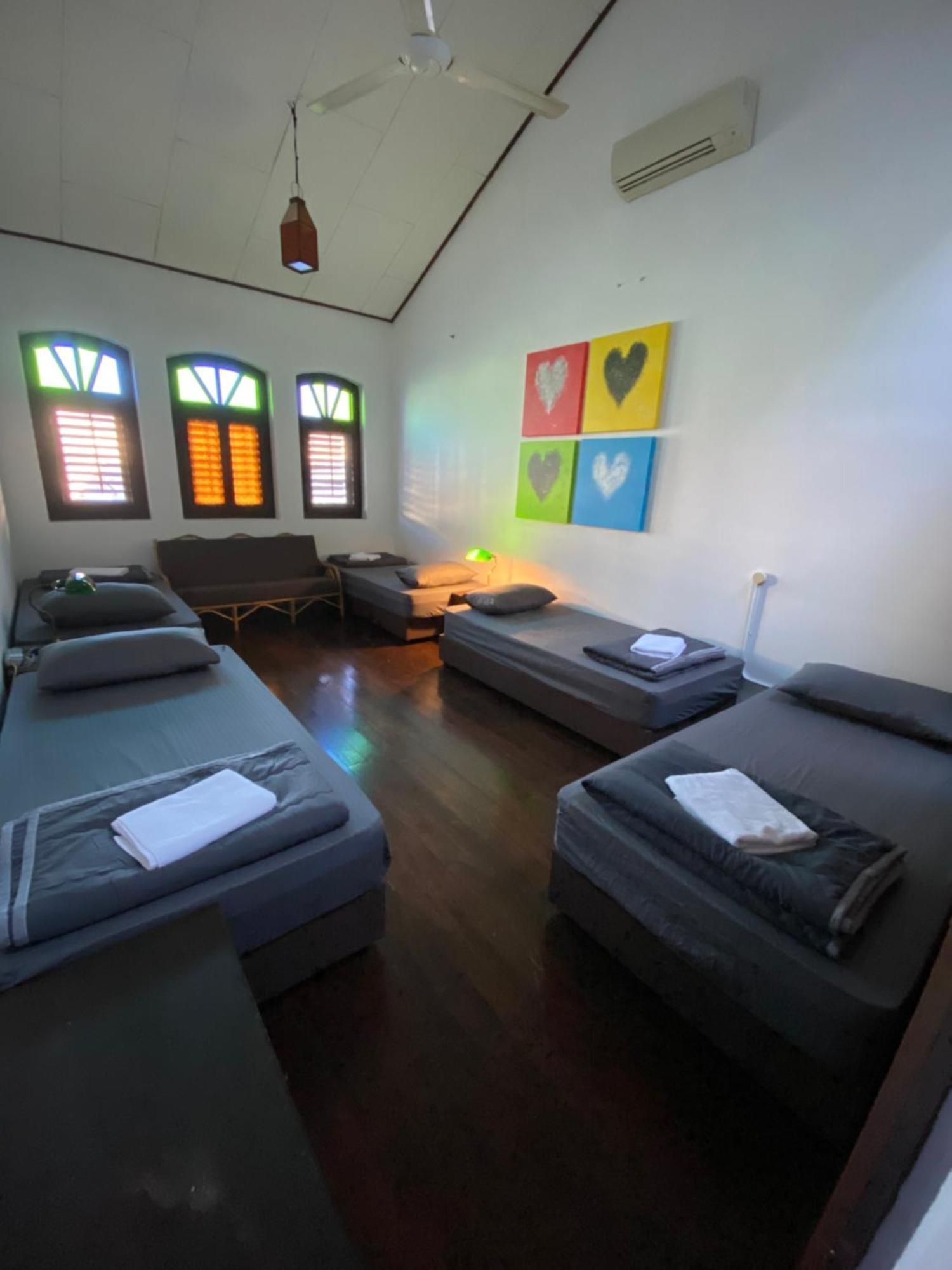 Homs Female Hostel George Town Extérieur photo