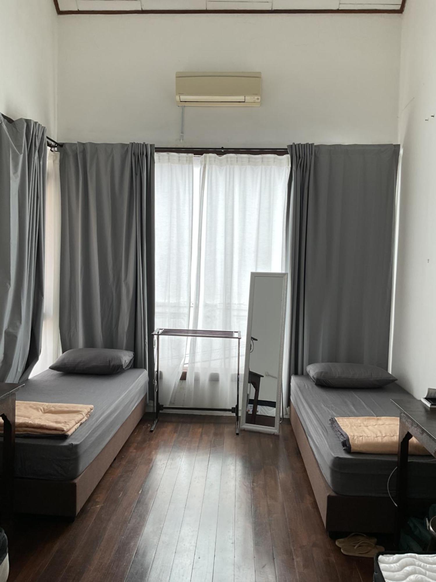 Homs Female Hostel George Town Extérieur photo